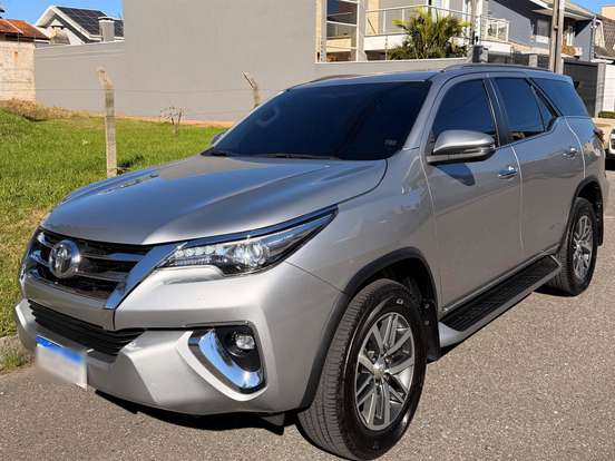 TOYOTA-HILUX SW4-2.8 SRX 4X4 16V TURBO INTERCOOLER DIESEL 4P AUTOMÁTICO TOYOTA-HILUX SW4-2019