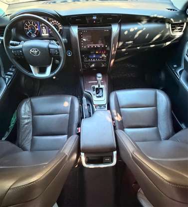 TOYOTA-HILUX SW4-2019