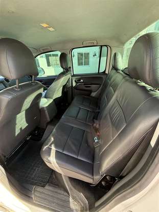 VOLKSWAGEN-AMAROK-2012