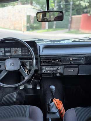 VOLKSWAGEN-GOL-1984