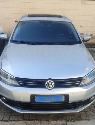 VOLKSWAGEN JETTA 2.0 COMFORTLINE FLEX 4P TIPTRONIC