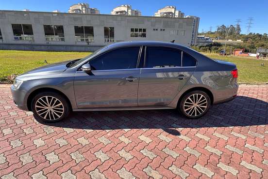 VOLKSWAGEN-JETTA-2.0 TSI HIGHLINE 211CV GASOLINA 4P TIPTRONIC VOLKSWAGEN-JETTA-2013