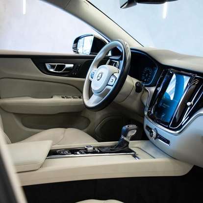 VOLVO-V60-2020