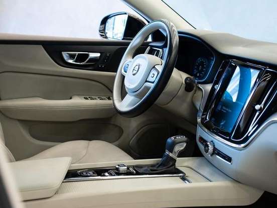 VOLVO-V60-2.0 T5 GASOLINA MOMENTUM GEARTRONIC VOLVO-V60-2020