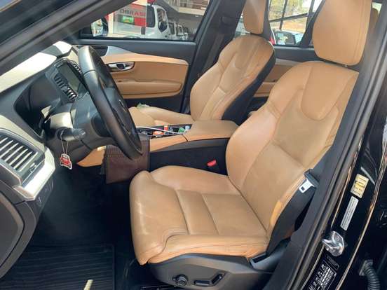 VOLVO-XC90-2018