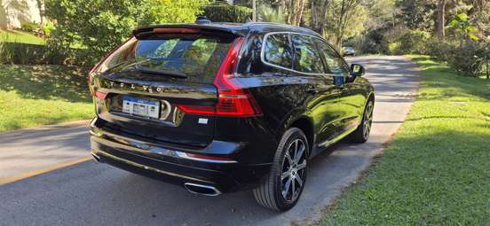 VOLVO-XC60-2021