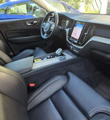 VOLVO-XC60-2021