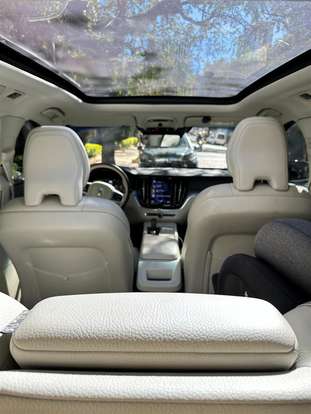 VOLVO-XC60-2020