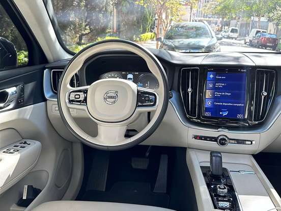 VOLVO-XC60-2.0 T8 HYBRID MOMENTUM AWD GEARTRONIC VOLVO-XC60-2020