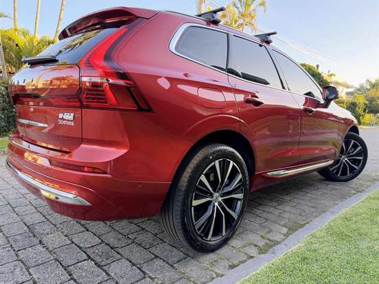 VOLVO-XC60-2023