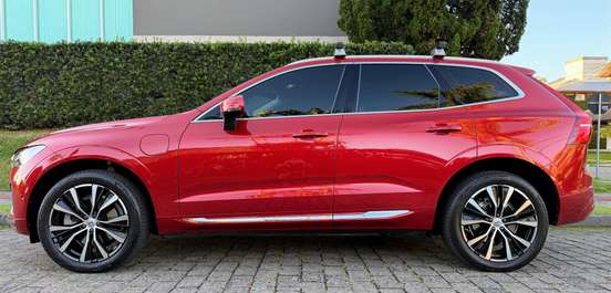 VOLVO-XC60-2023