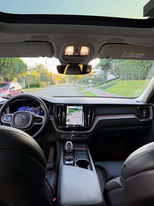 VOLVO-XC60-2023