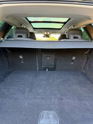 VOLVO-XC60-2023