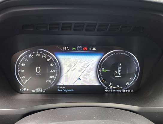 VOLVO-XC90-2017