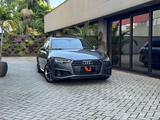 AUDI-A4-2019