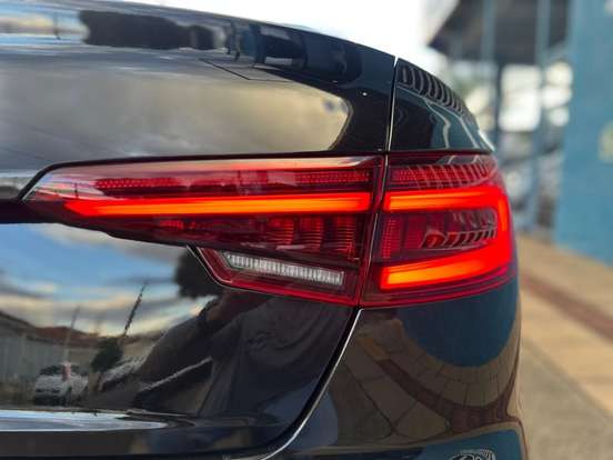 AUDI-A4-2019