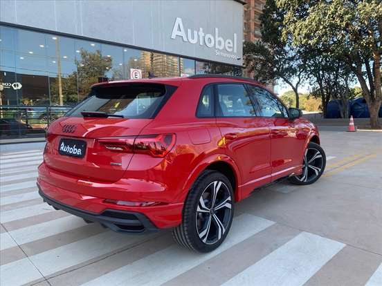 AUDI-Q3-2.0 40 TFSI GASOLINA PERFORMANCE BLACK PLUS QUATTRO TIPTRONIC AUDI-Q3-2024