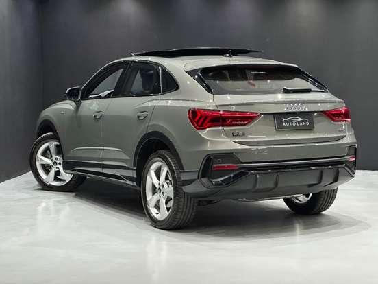 AUDI-Q3-2022