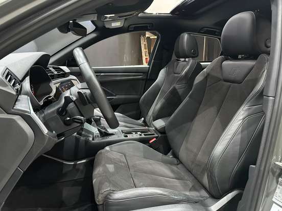 AUDI-Q3-2022