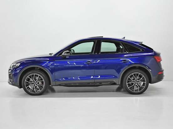 AUDI-Q5-2021