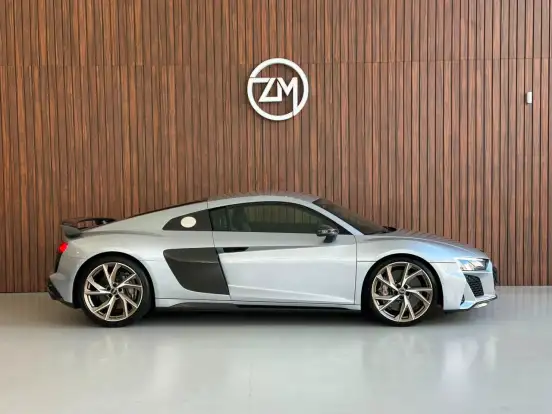 AUDI-R8-2021