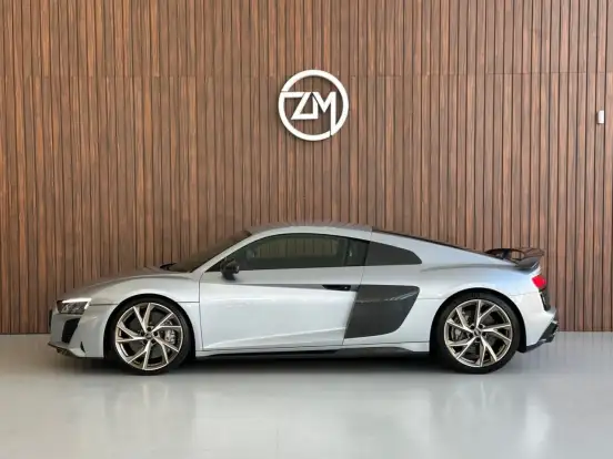 AUDI-R8-2021