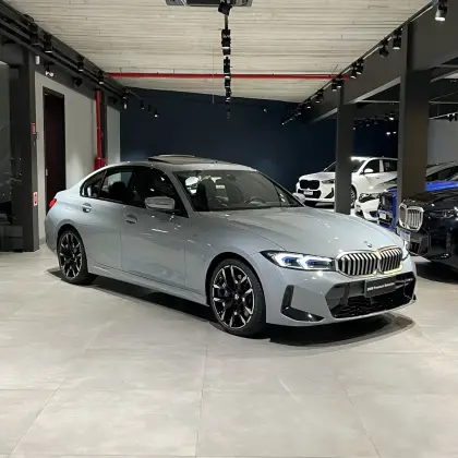 BMW 320i 2.0 16V TURBO FLEX M SPORT AUTOMÁTICO BMW 320i 2.0 16V TURBO FLEX M SPORT AUTOMÁTICO