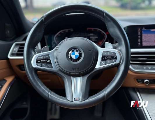 BMW-320i-2021