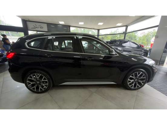 BMW-X1-2.0 16V TURBO ACTIVEFLEX SDRIVE20I X-LINE 4P AUTOMÁTICO BMW-X1-2022