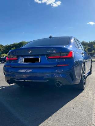 BMW-320i-2022