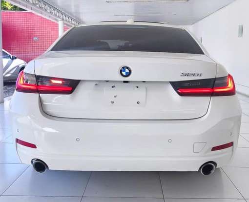 BMW-320i-2024