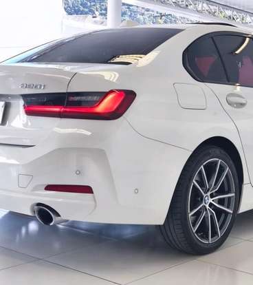 BMW-320i-2024