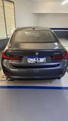 BMW-320i-2019
