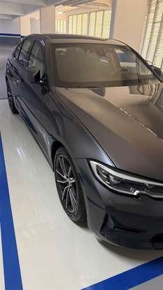 BMW-320i-2019