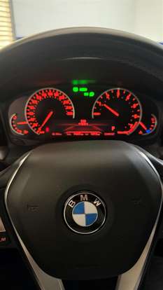 BMW-320i-2019