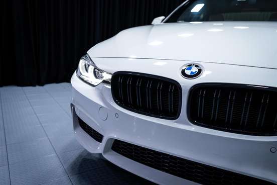 BMW-320i-2018