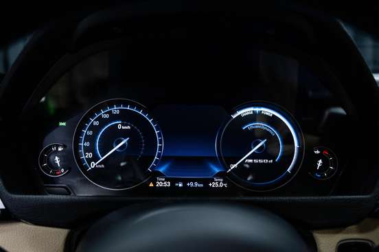 BMW-320i-2018