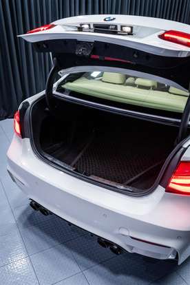 BMW-320i-2018