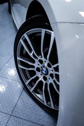 BMW-320i-2018