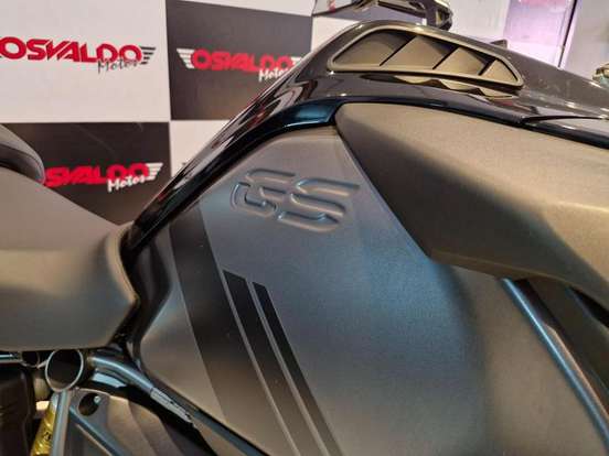 BMW-R 1250 GS ADVENTURE PREMIUM TRIPLE BLACK-2023