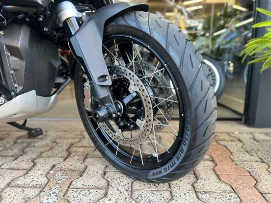 BMW-R 1300 GS ADVENTURE TRIPLE BLACK-2025