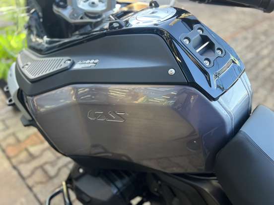 BMW-R 1300 GS ADVENTURE TRIPLE BLACK-2025