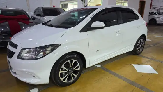CHEVROLET ONIX 1.0 MPFI JOY 8V FLEX 4P MANUAL CHEVROLET ONIX 1.0 MPFI JOY 8V FLEX 4P MANUAL