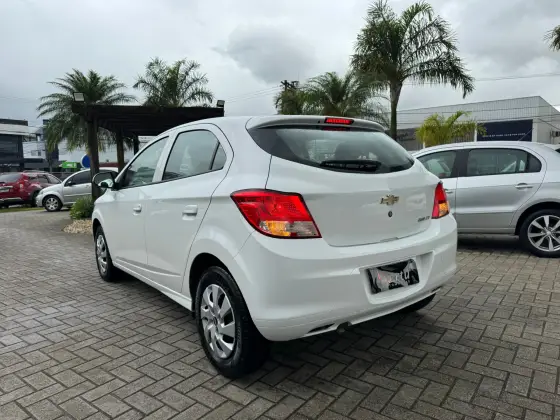 CHEVROLET ONIX 1.0 MPFI LT 8V FLEX 4P MANUAL CHEVROLET ONIX 1.0 MPFI LT 8V FLEX 4P MANUAL