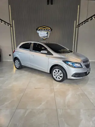 CHEVROLET ONIX 1.4 MPFI LT 8V FLEX 4P MANUAL CHEVROLET ONIX 1.4 MPFI LT 8V FLEX 4P MANUAL