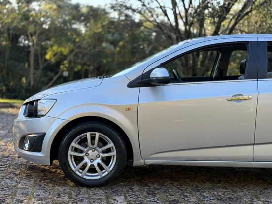 CHEVROLET-SONIC-2012