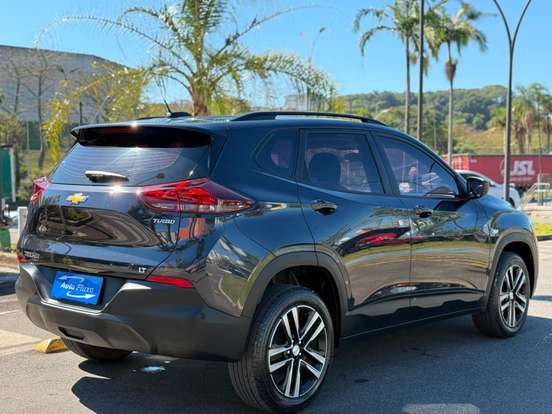 CHEVROLET-TRACKER-2023