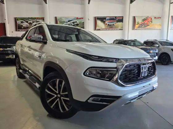 FIAT TORO 2.0 16V TURBO DIESEL RANCH 4WD AT9 FIAT TORO 2.0 16V TURBO DIESEL RANCH 4WD AT9