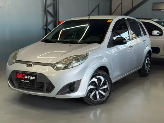 FORD FIESTA 1.0 ROCAM SE 8V FLEX 4P MANUAL FORD FIESTA 1.0 ROCAM SE 8V FLEX 4P MANUAL