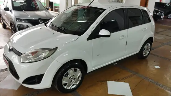 FORD FIESTA 1.0 ROCAM SE 8V FLEX 4P MANUAL FORD FIESTA 1.0 ROCAM SE 8V FLEX 4P MANUAL